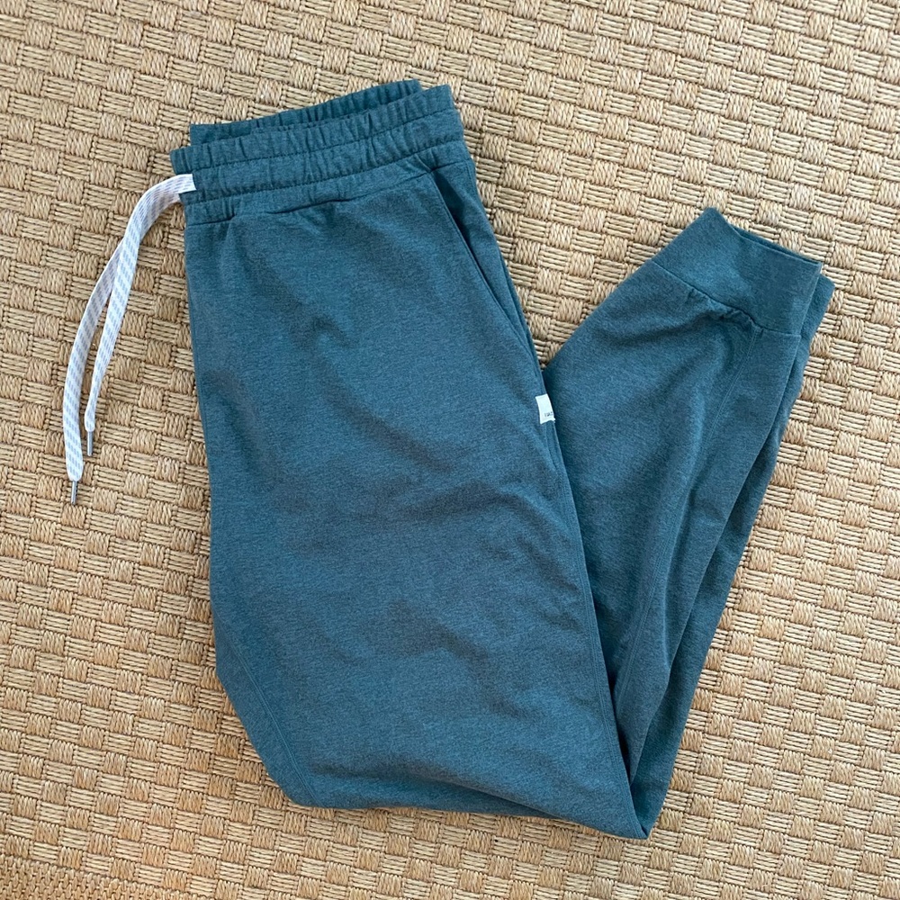 Vuori Performance Joggers Small